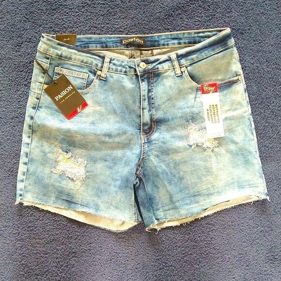 Pasion Plus Size Distressed Stretchy Denim Shorts. - Picture 1 of 14
